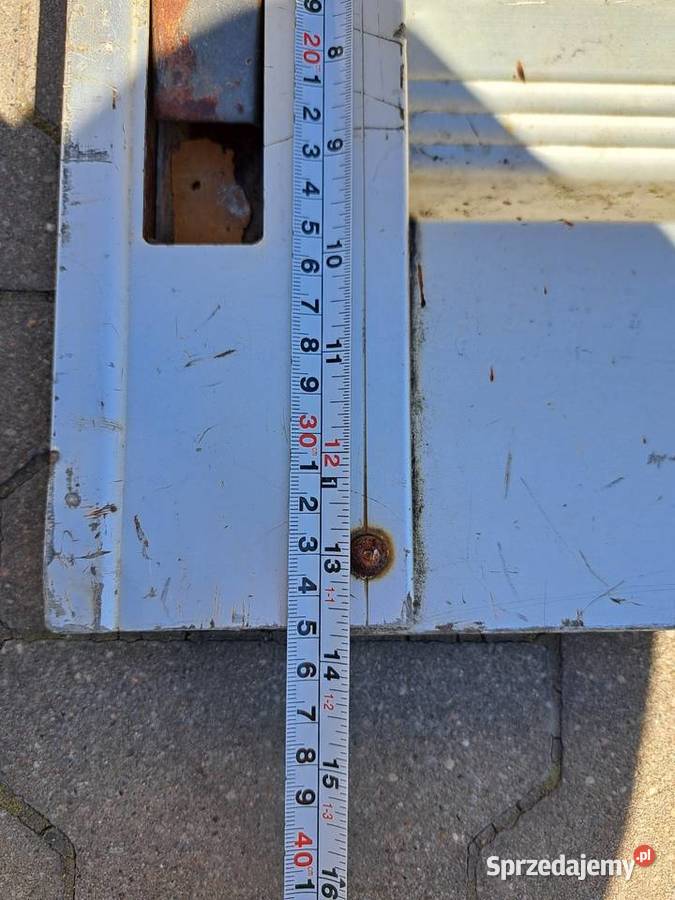 Burty aluminiowe do przyczepki towarowej