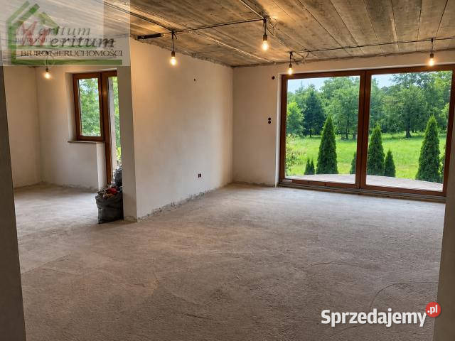 Sprzedaż domu wolnostojącego Besko