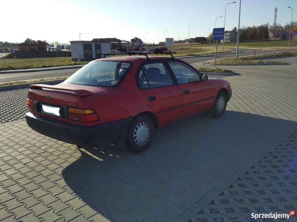 Toyota Corolla E10 Sedan XLi 1992 Skała