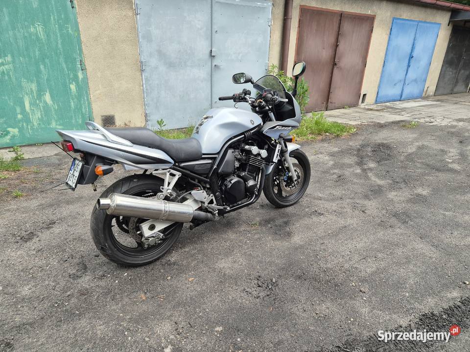 YAMAHA FZS 600 tka z 2002 roku Srebna 600cm3 Motoryzacja Chełmek