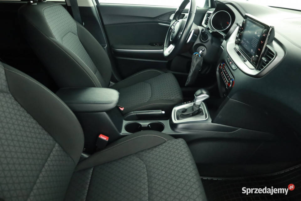 Kia Ceed 16 CRDi MHEV biały Piaseczno