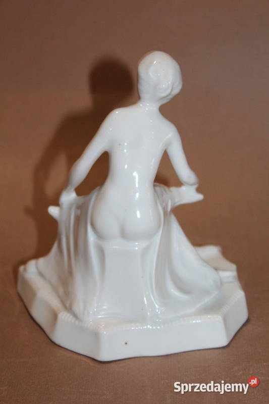 Biała figurka kobiety 835 Szczecin