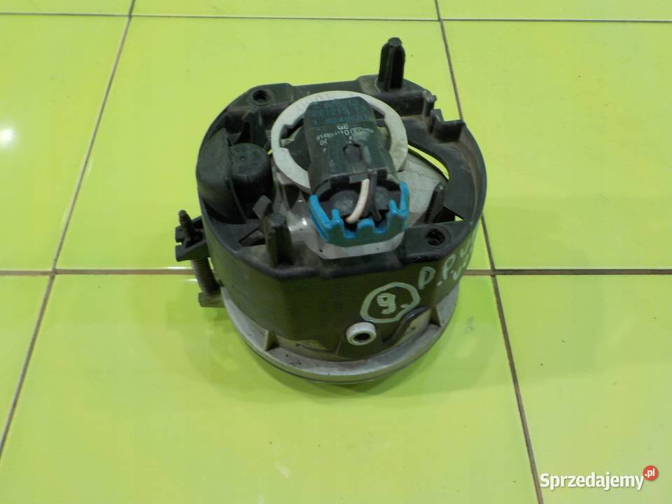 GRAND VOYAGER V 28 CRD 08r 5D halogen prawy