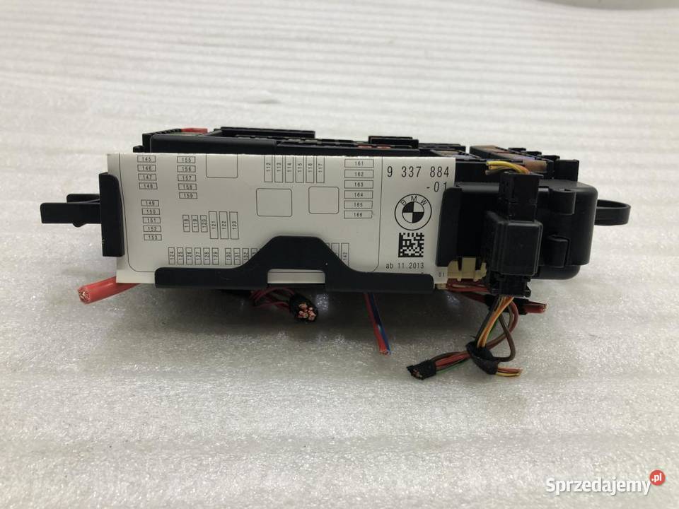 SKRZYNKA BEZPIECZNIKÓW BMW F30 F31 9337880