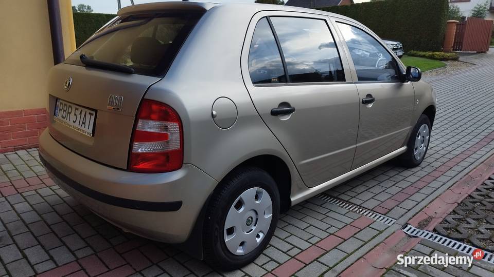 Skoda Fabia nieuszkodzony Blizne