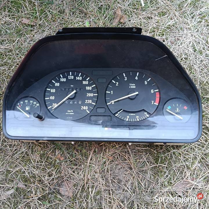 BMW E34 1990r LICZNIKZEGARY i inne czesci osobowe Jastrzębia Góra sprzedam
