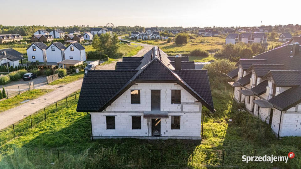 Dom szeregowy Nowęcin Akacjowa 350m2 sprzedam