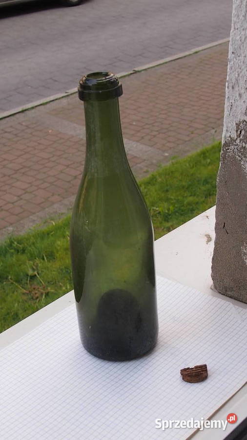 Butelka winie ze szkła zielonego niemiecka Porcelana i szkło śląskie Tychy