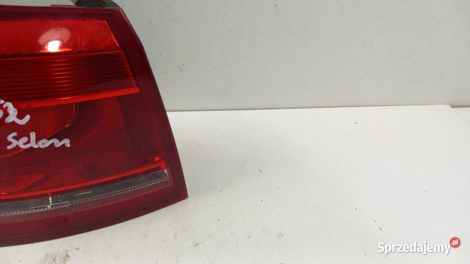VW PASSAT B7 SEDAN LAMPA TYŁ LEWA