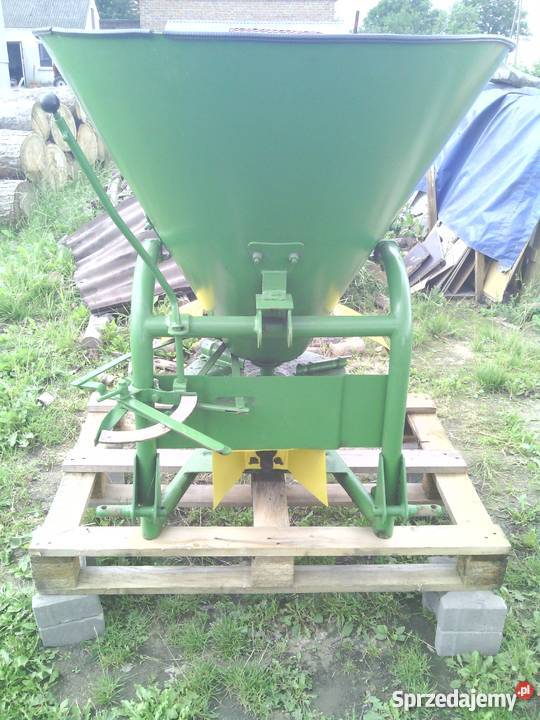 Rozsiewacz Nawozu Agromet Brzeg N012 stan lejek Mełgiew sprzedam