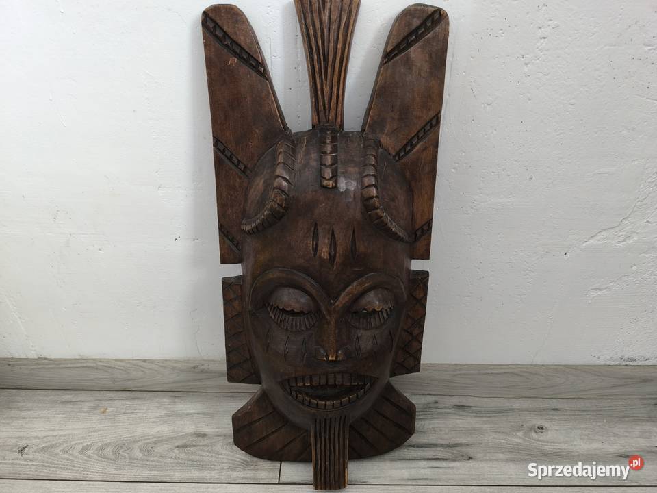 Piękna stara egzotyczna maska etniczna Łódź