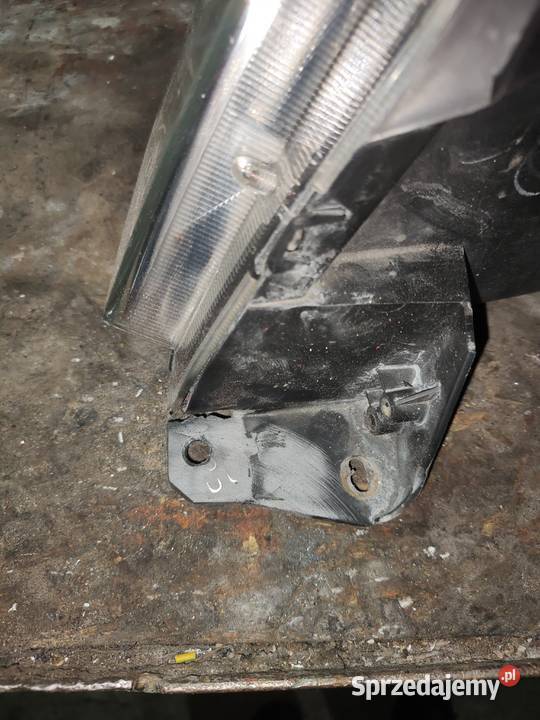 Lampa prawa przednia z Toyota Carola Verso 22 Terebiń