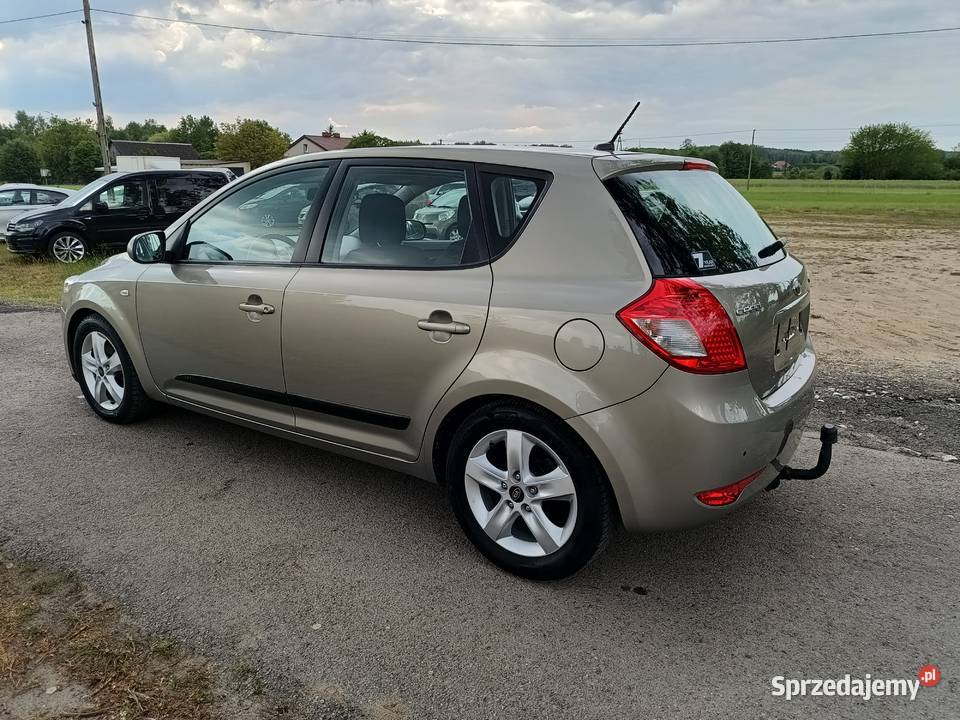 Kia Ceed kompakt 16 CRDI 6 biegów kurtyny powietrzne Podkonice Miejskie