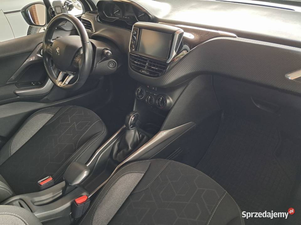 Peugeot 2008 15 HDI NAVI LED 2019 radio Konin