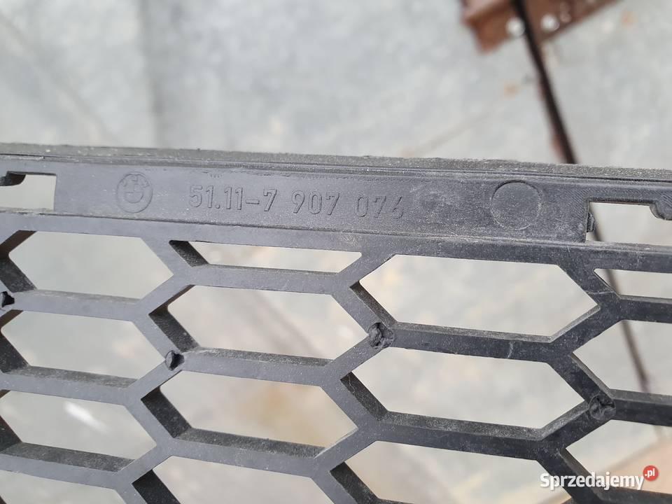 BMW 3 E90 E91 MPAKIET KRATKA ZDERZAKA PRZÓD Międzychód
