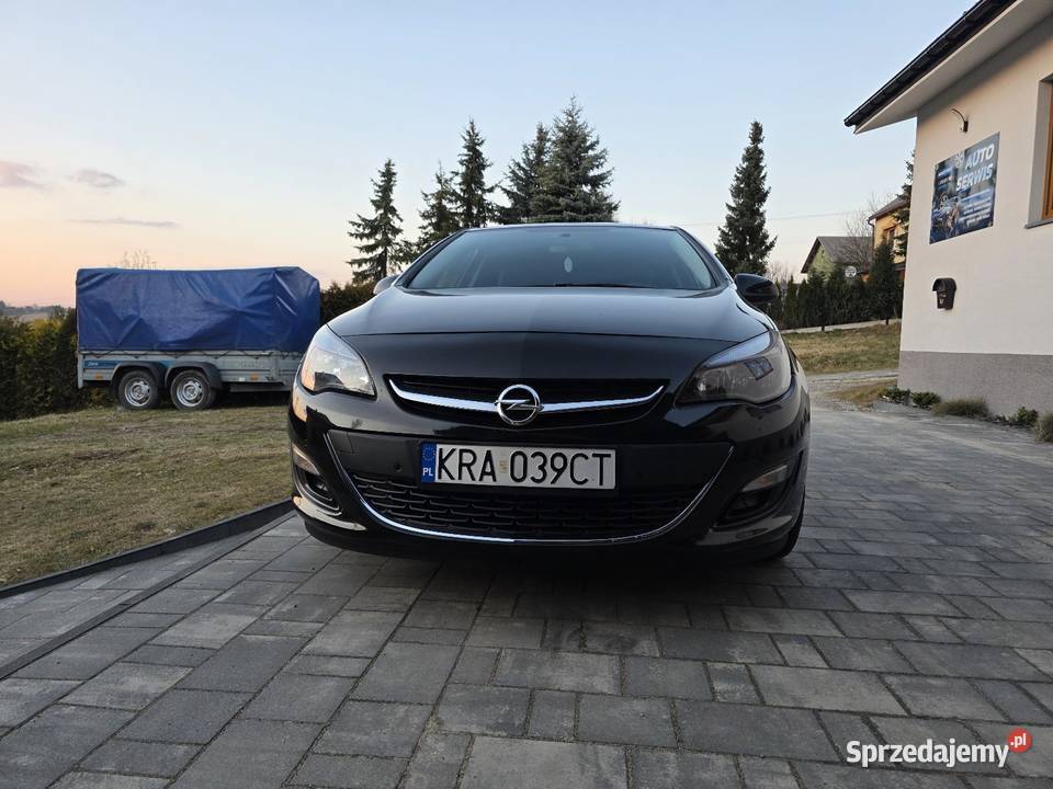 Opel Astra j 14 turbo LPG sedan 2017 r Astra