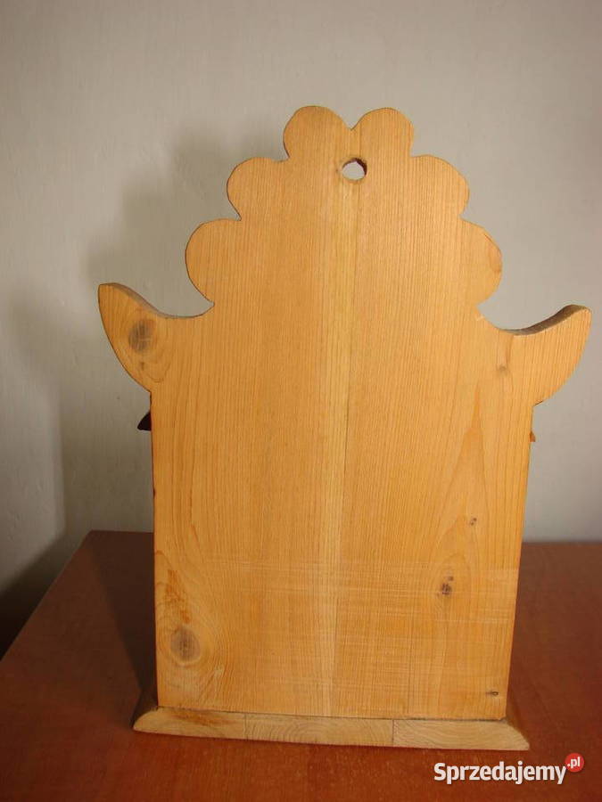 stary drewniany kuchenny pojemnik na sól