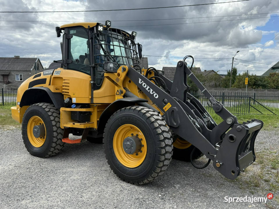 średnia kołowa Volvo Waga 10ton WHEEL LOADER świętokrzyskie Widełki