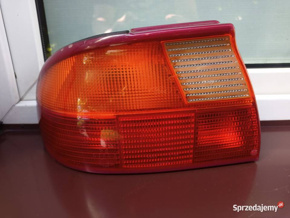 Ford Mondeo MK1 sedan lampa tył tylna lewa wkład osobowe Motoryzacja Sieradz