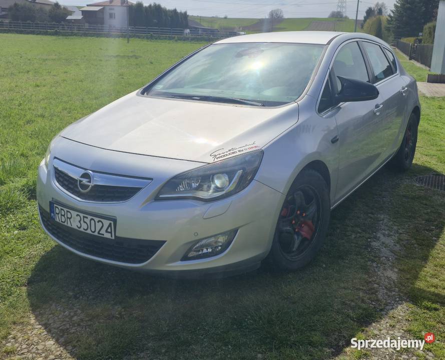 Opel Astra J 16T Sport Haczów sprzedam