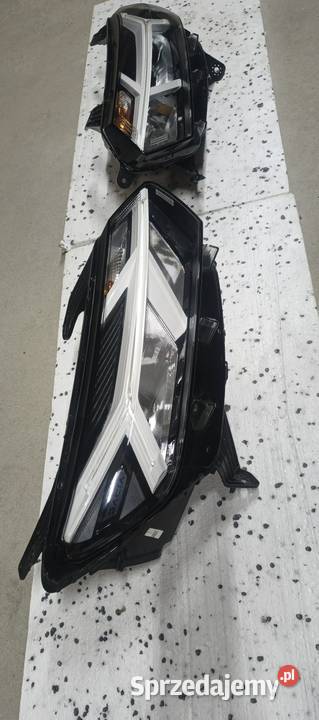 LAMPA DACIA SANDERO III PRAWA