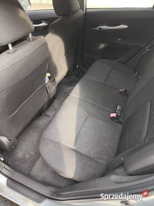 Toyota auris benzyna 13 kupiony w polskim salonie Auris Kraków