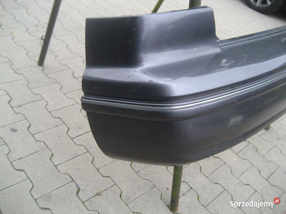 toyota camry kombi 9601r zderzak tył tylni