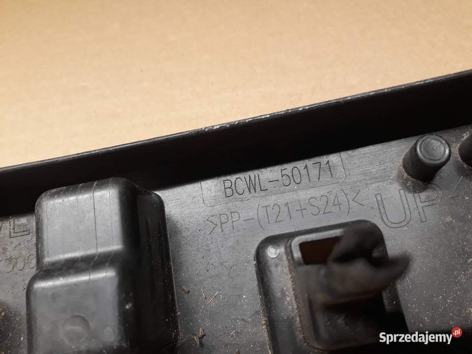 MAZDA 6 GM RAMKA PODSTAWA TABLICY REJ BCWL50171 Karoseria Międzychód sprzedam