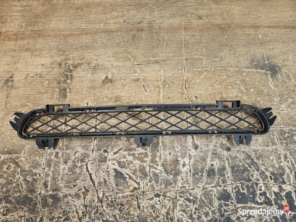 BMW X3 F25 KRATKA ŚRODKOWA ZDERZAKA PRZÓD osobowe