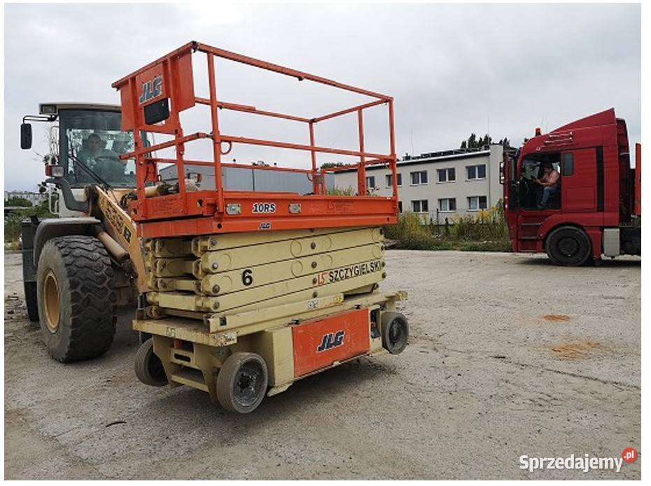 Podest ruchomy samojezdny nożycowy OSHKOSH