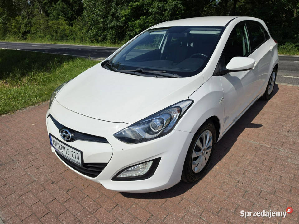 Hyundai i30 Hyundai i30 5 drzwi 14 benzynka 99 w Cielcza