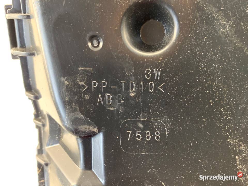 SKRZYNKA BEZPIECZNIKÓW TOYOTA RAV 4 IV SUV 25 osobowe sprzedam