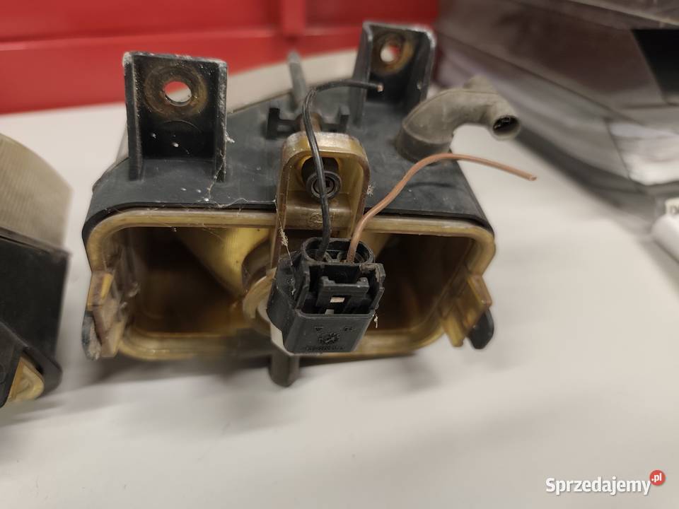 OPEL OMEGA HALOGEN PRZECIWMGIELNE PRZÓD PRAWA Toruń