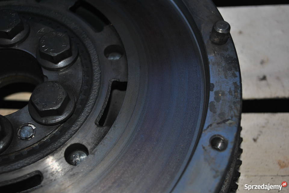 Dwumasowe koło zamachowe BMW E46 dwumasa Poręba