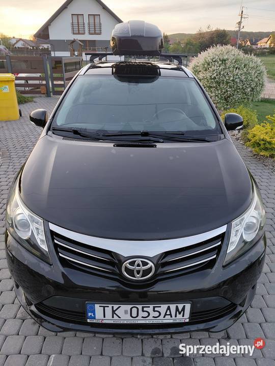 Toyota Avensis w stanie i wyposażeniu Rok produkcji 2013 Nowiny sprzedam