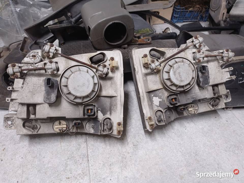 Lampa przednia przód prawa i lewa Kia K2700 Kiełkowice