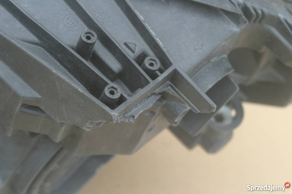 MERCEDES W246 B KLASA PRAWA LAMPA HALOGEN Bieleń