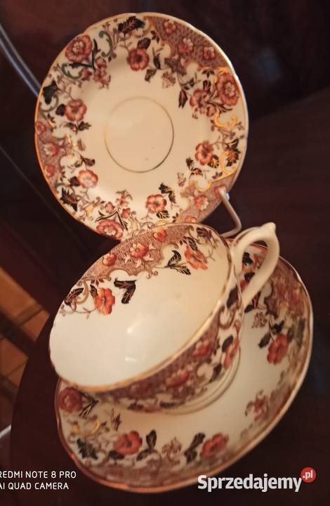 filiżanka z talerzykiem deserowymzłotem malowana