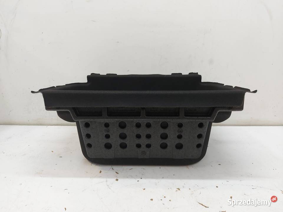 TESLA MODEL Y 2024r WANNA SCHOWEK KUFER