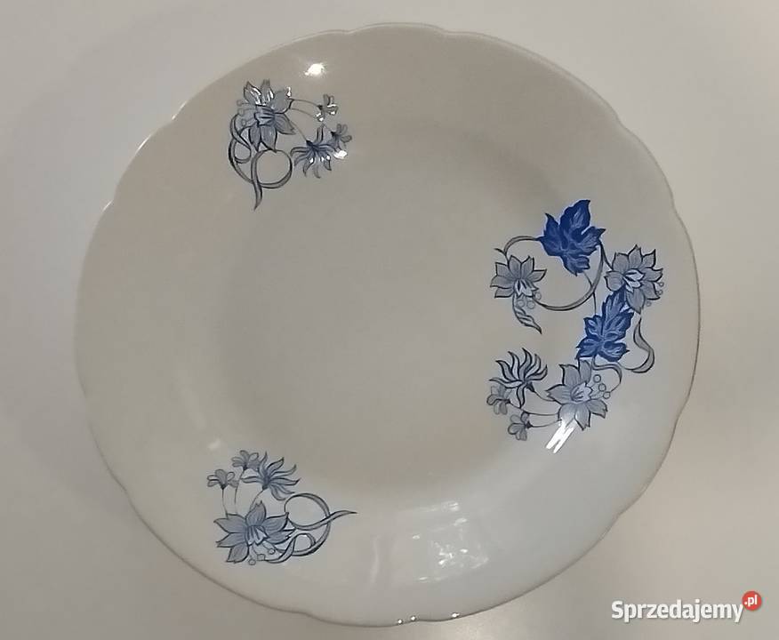 Półmiski porcelit i duże talerze mazowieckie