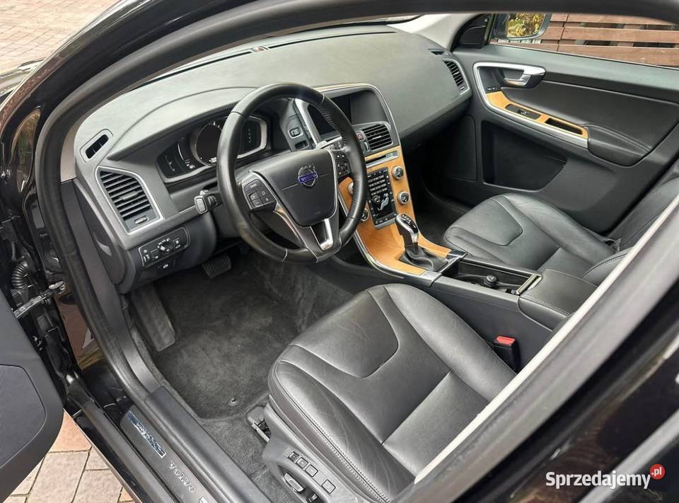 2017 VOLVO XC60 AWD INSCRIPTION automatyczna Siedlce