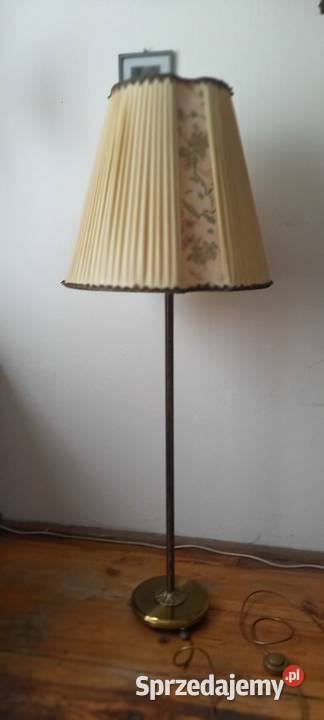 Ładna mosiężna lampa podłogowa z abażurem Skierniewice