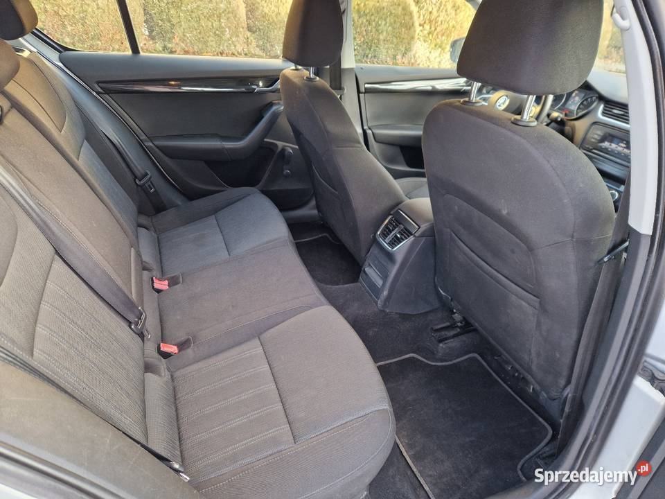 Skoda Octavia III 16 TDI Liftback Klimatyzacja wielofunkcyjna kierownica Ryglice sprzedam