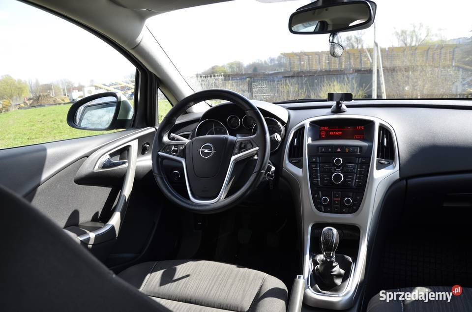 Opel Astra 14 Turbo Edition zadbane tempomat Astra małopolskie Kraków