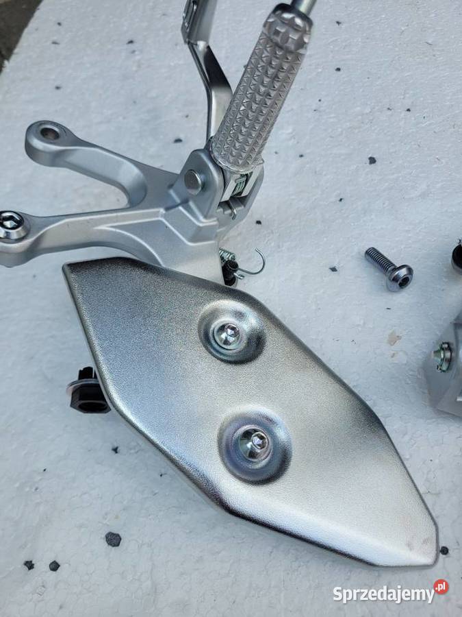Yamaha R3 R 3 1924 SET PODNÓŻEK DŹWIGNIA ZMIANY Nowy Tomyśl