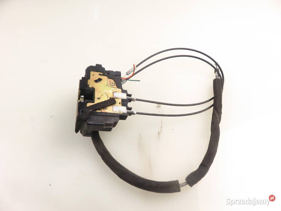 ZAMEK PRAWY PRZEDNI NISSAN VERSA I