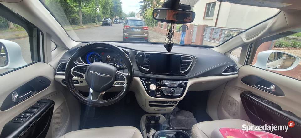 Chrysler Pacifica doinwestowana Toruń