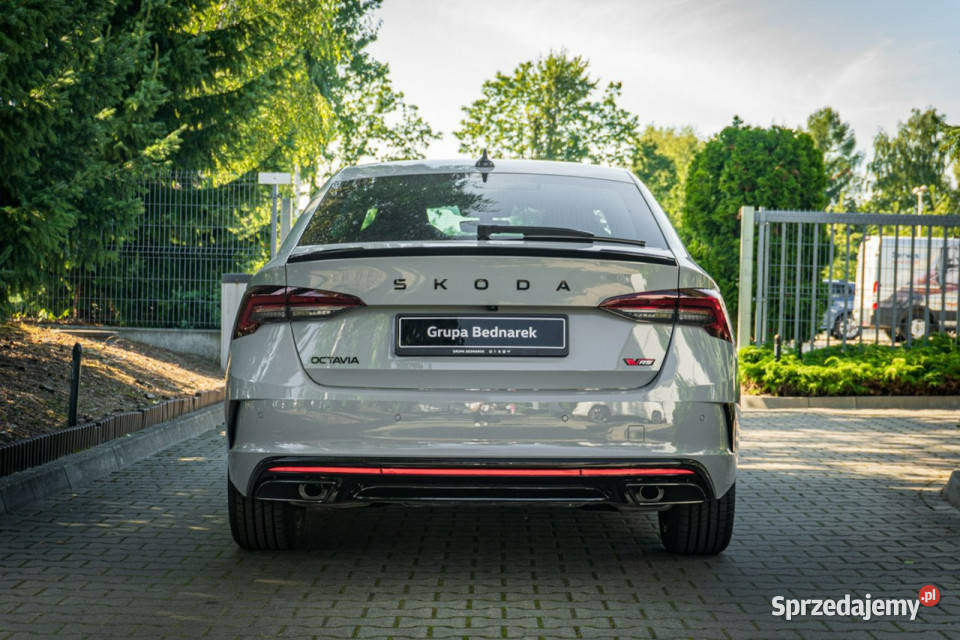 koda Octavia Octavia FL RS 20 TSI 265 DSG światła przeciwmgielne Octavia łódzkie Łódź