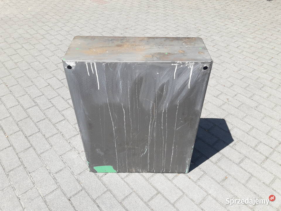 Stara metalowa szafka narzędziowa z okresu PRL u Gdynia