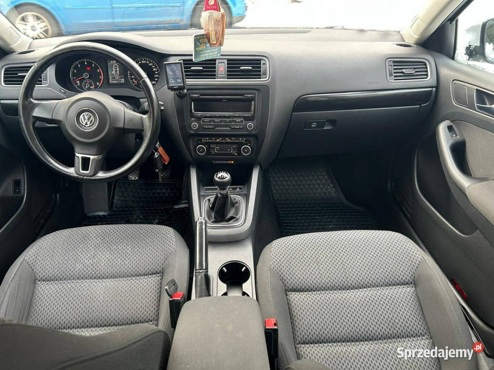 Volkswagen Jetta A6 2010 srebrny